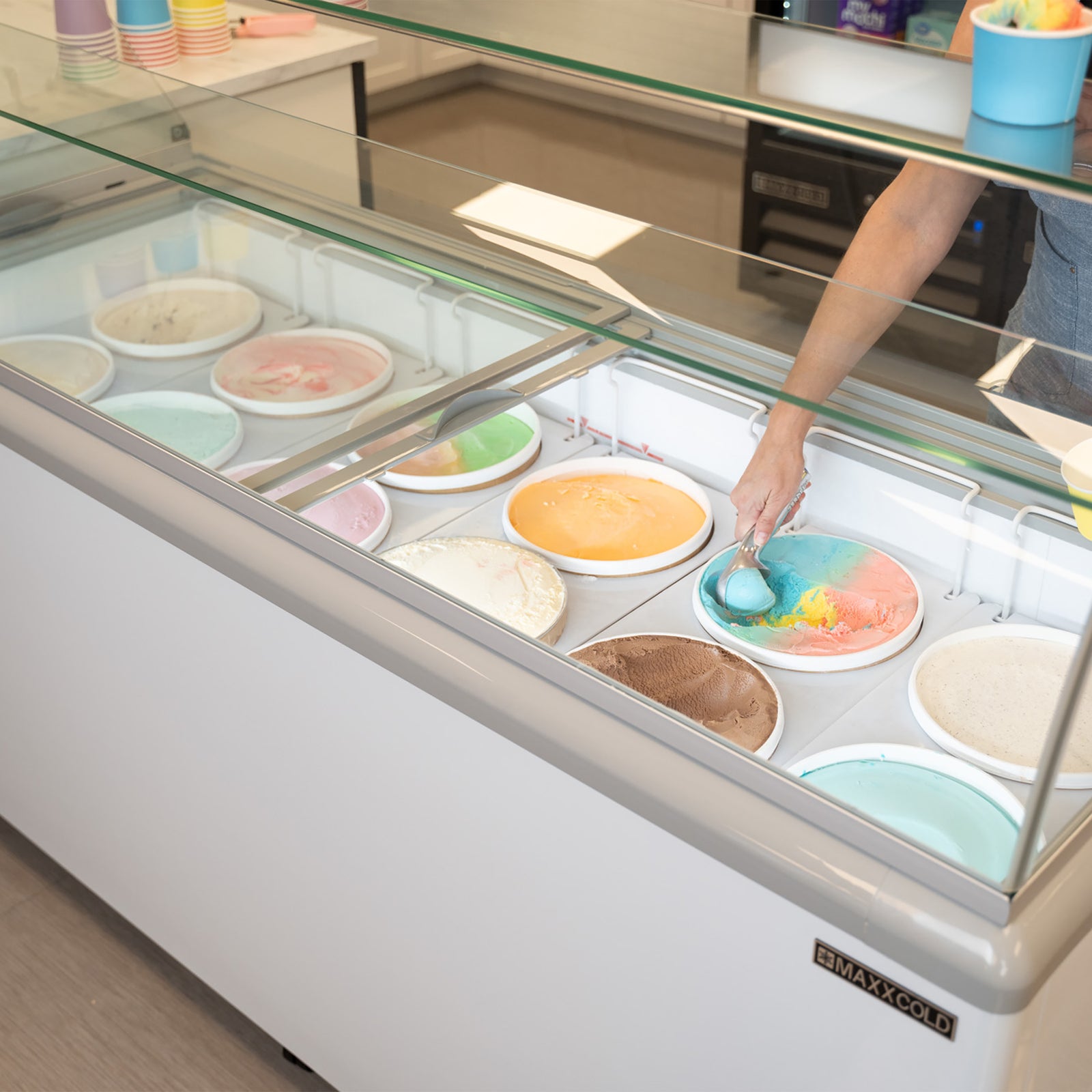 Maxx Cold X-Series Ice Cream Dipping Cabinet Freezer with Curved