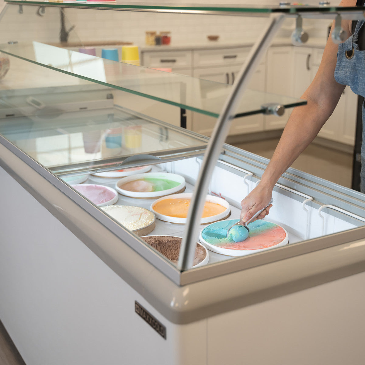 Maxx Cold X-Series Ice Cream Dipping Cabinet Freezer with Curved